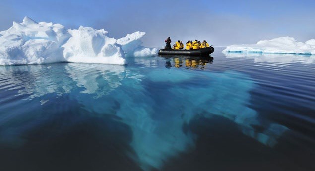Под Антарктидой нашли огромную пустоту культура