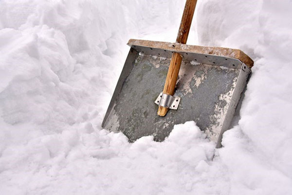 Прочная и удобная лопата для снега своими руками сделай сам