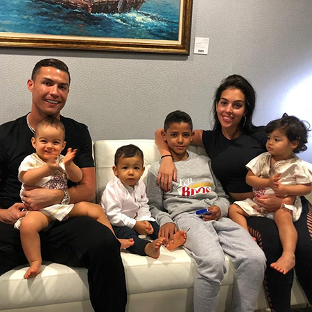 Криштиану Роналду отметил день рождения с Джорджиной Родригес и детьми звездные пары