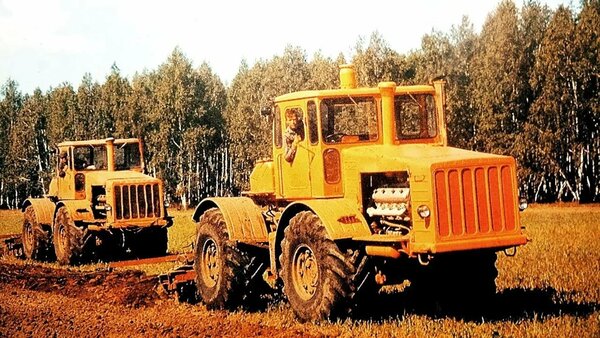 Вернёмся в прошлое, самый могучий трактор СССР Кировец К 700 